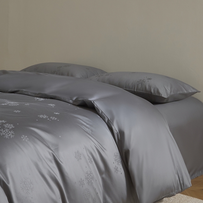 91家纺网 家纺一手货源 找家纺 （总）ONE TWO ONE 121 2025新款100S长绒棉纯棉活性印染提花四件套-雪落绒花（控价券后不得低于228/318/338元）