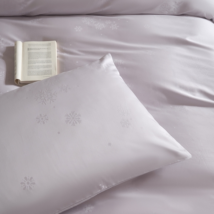 91家纺网 家纺一手货源 找家纺 ONE TWO ONE 121 2025新款100S长绒棉纯棉活性印染提花四件套-雪落绒花 雪落绒花-烟紫