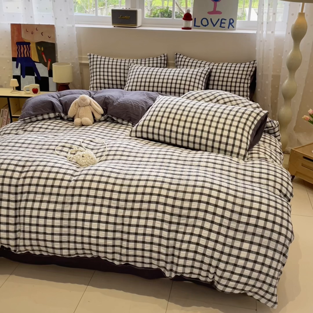 91家纺网 家纺一手货源 找家纺 凯洛奇 2025新款窗格纹泡泡纱阳离子四件套（提供买家秀） 窗格纹泡泡纱-黑白配