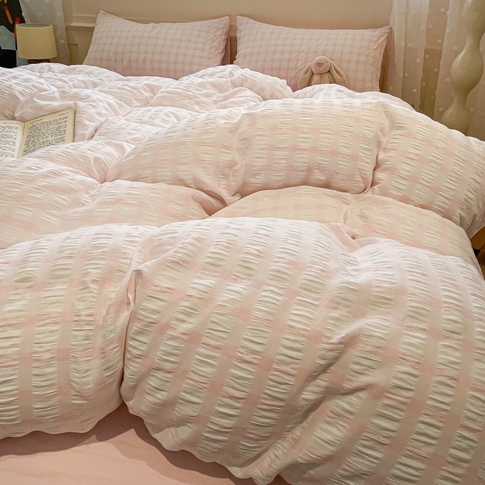 91家纺网 家纺一手货源 找家纺 凯洛奇 2025新款窗格纹泡泡纱阳离子四件套（提供买家秀） 窗格纹泡泡纱-蜜桃粉