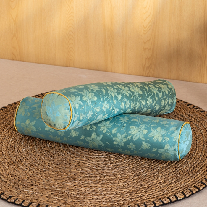 91家纺网 家纺一手货源 找家纺 织布人 2025新款荞麦枕丝绸贡缎圆柱糖果枕调养颈椎专用枕头硬枕芯 贡缎颈椎糖果枕-圆柱水蓝色 50x12cm/只