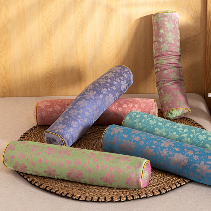 91家纺网 家纺一手货源 找家纺 （总）织布人 2025新款荞麦枕丝绸贡缎圆柱糖果枕调养颈椎专用枕头硬枕芯