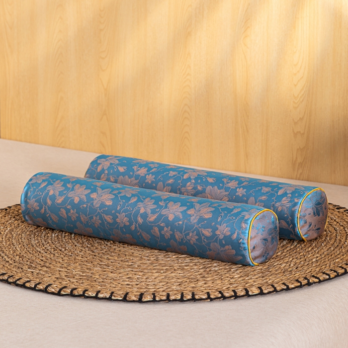 91家纺网 家纺一手货源 找家纺 织布人 2025新款荞麦枕丝绸贡缎圆柱糖果枕调养颈椎专用枕头硬枕芯 贡缎颈椎糖果枕-圆柱天空蓝 50x12cm/只