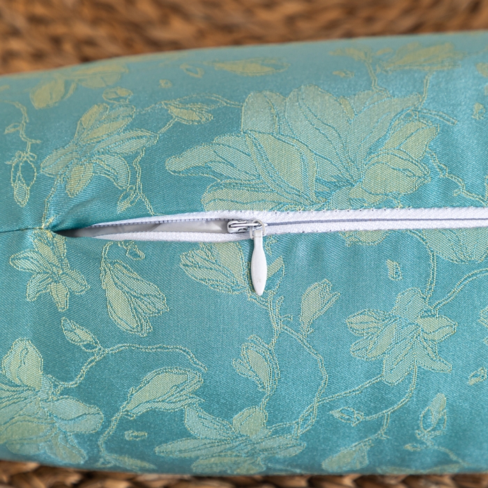 91家纺网 家纺一手货源 找家纺 织布人 2025新款荞麦枕丝绸贡缎圆柱糖果枕调养颈椎专用枕头硬枕芯 贡缎颈椎糖果枕-圆柱水蓝色 50x12cm/只