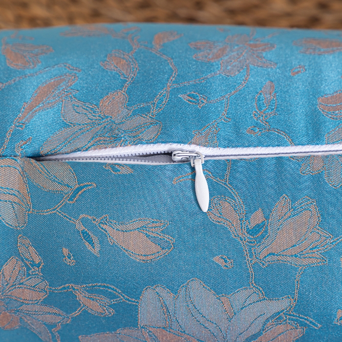 91家纺网 家纺一手货源 找家纺 织布人 2025新款荞麦枕丝绸贡缎圆柱糖果枕调养颈椎专用枕头硬枕芯 贡缎颈椎糖果枕-圆柱天空蓝 50x12cm/只