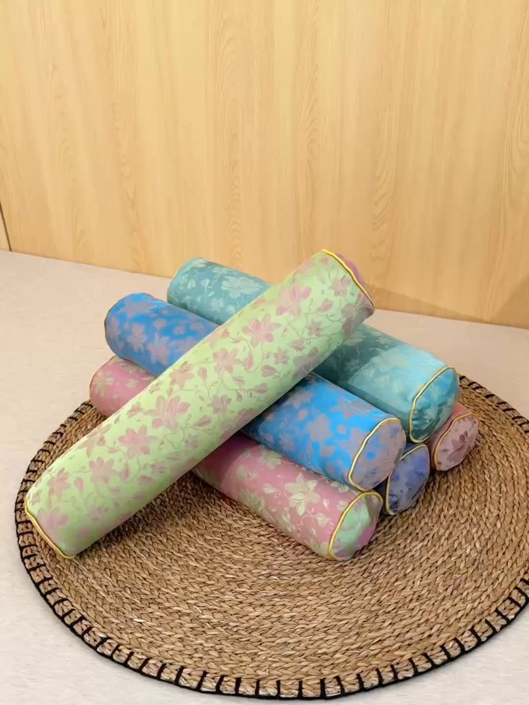 91家纺网 家纺一手货源 找家纺 织布人 2025新款荞麦枕丝绸贡缎圆柱糖果枕调养颈椎专用枕头硬枕芯 贡缎颈椎糖果枕-圆柱粉色 50x12cm/只