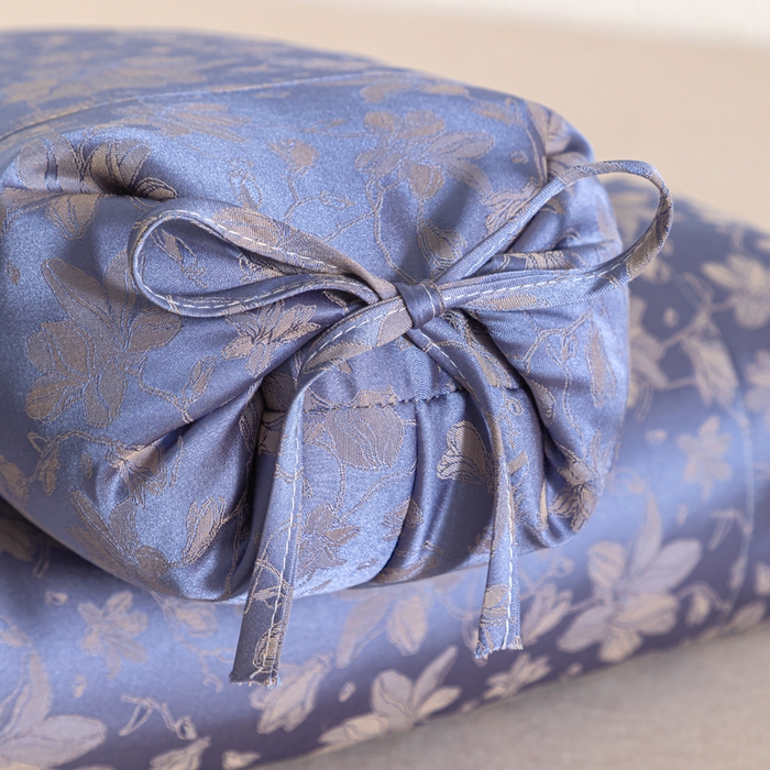 91家纺网 家纺一手货源 找家纺 织布人 2025新款荞麦枕贡缎提花可调节高度糖果枕头颈椎专用枕腰靠枕芯 贡缎提花可调节糖果枕-紫色 56x28cm/只