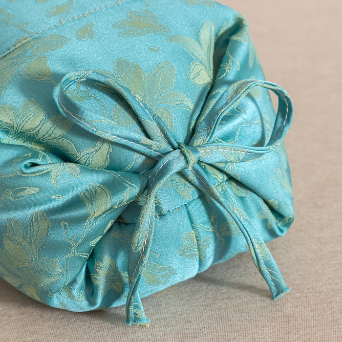 91家纺网 家纺一手货源 找家纺 织布人 2025新款荞麦枕贡缎提花可调节高度糖果枕头颈椎专用枕腰靠枕芯 贡缎提花可调节糖果枕-水蓝色 56x28cm/只