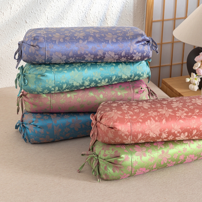 91家纺网 家纺一手货源 找家纺 （总）织布人 2025新款荞麦枕贡缎提花可调节高度糖果枕头颈椎专用枕腰靠枕芯