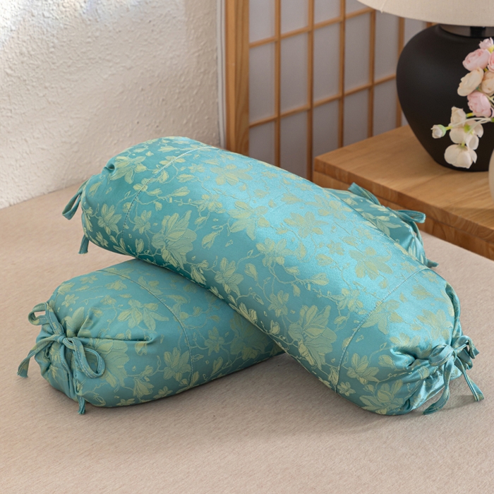 91家纺网 家纺一手货源 找家纺 织布人 2025新款荞麦枕贡缎提花可调节高度糖果枕头颈椎专用枕腰靠枕芯 贡缎提花可调节糖果枕-水蓝色 56x28cm/只