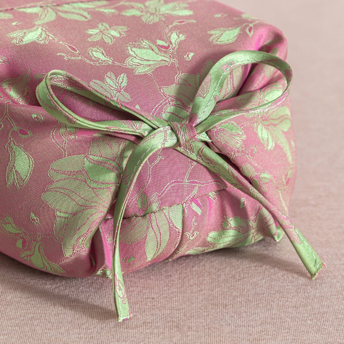 91家纺网 家纺一手货源 找家纺 织布人 2025新款荞麦枕贡缎提花可调节高度糖果枕头颈椎专用枕腰靠枕芯 贡缎提花可调节糖果枕-粉色 56x28cm/只