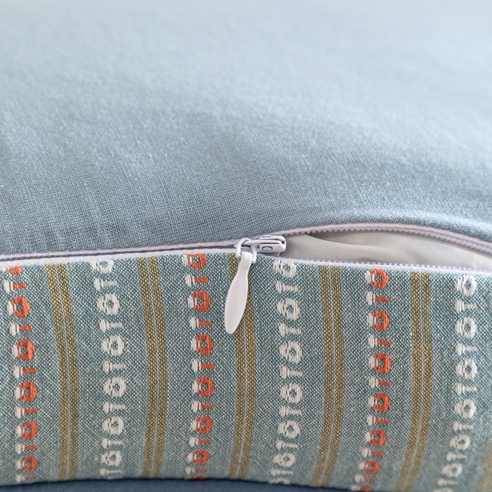 91家纺网 家纺一手货源 找家纺 织布人 2025新款荞麦枕全棉条纹面包立体荞麦护颈椎助眠枕头牵引硬枕芯 全棉条纹面包荞麦枕-蓝灰 52x32cm/只