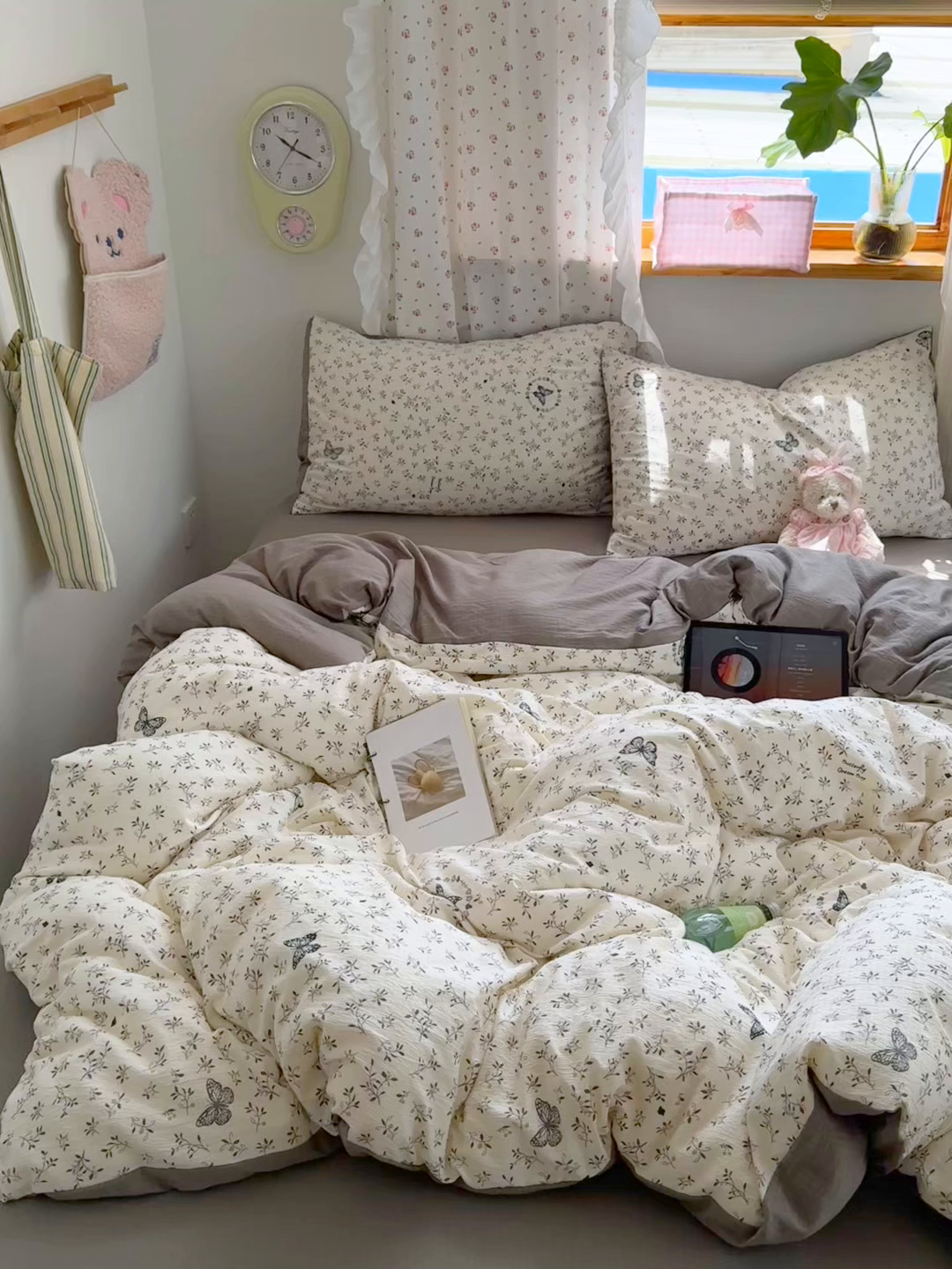 91家纺网 家纺一手货源 找家纺 罗亿家纺 2025新款云感双层纱印花四件套 童话-困蝶