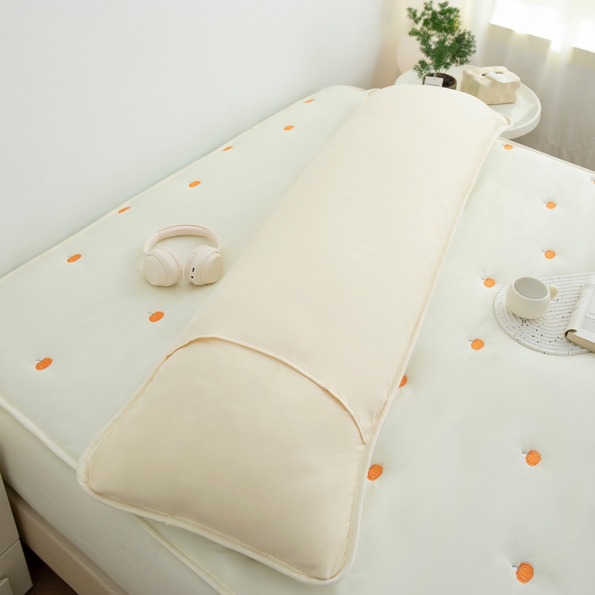 91家纺网 家纺一手货源 找家纺 乐居家纺 2025新款A类夹棉绣花双人枕套-南瓜 米白