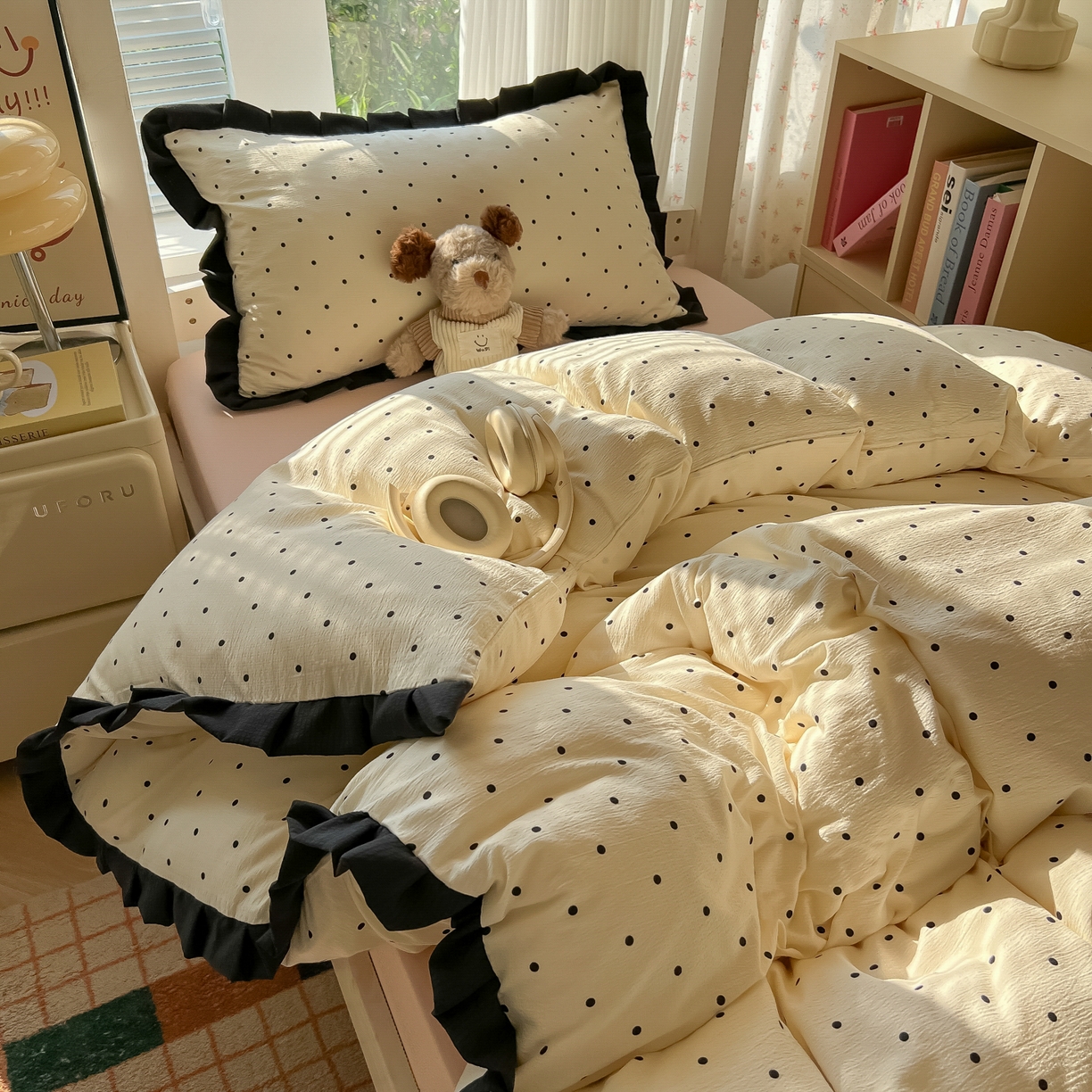 91家纺网 家纺一手货源 找家纺 韩巢家纺 2025新款小波点学生宿舍寝室上下铺三件套开学季花边被套四件套 米黄波点【黑皱皱花边款】