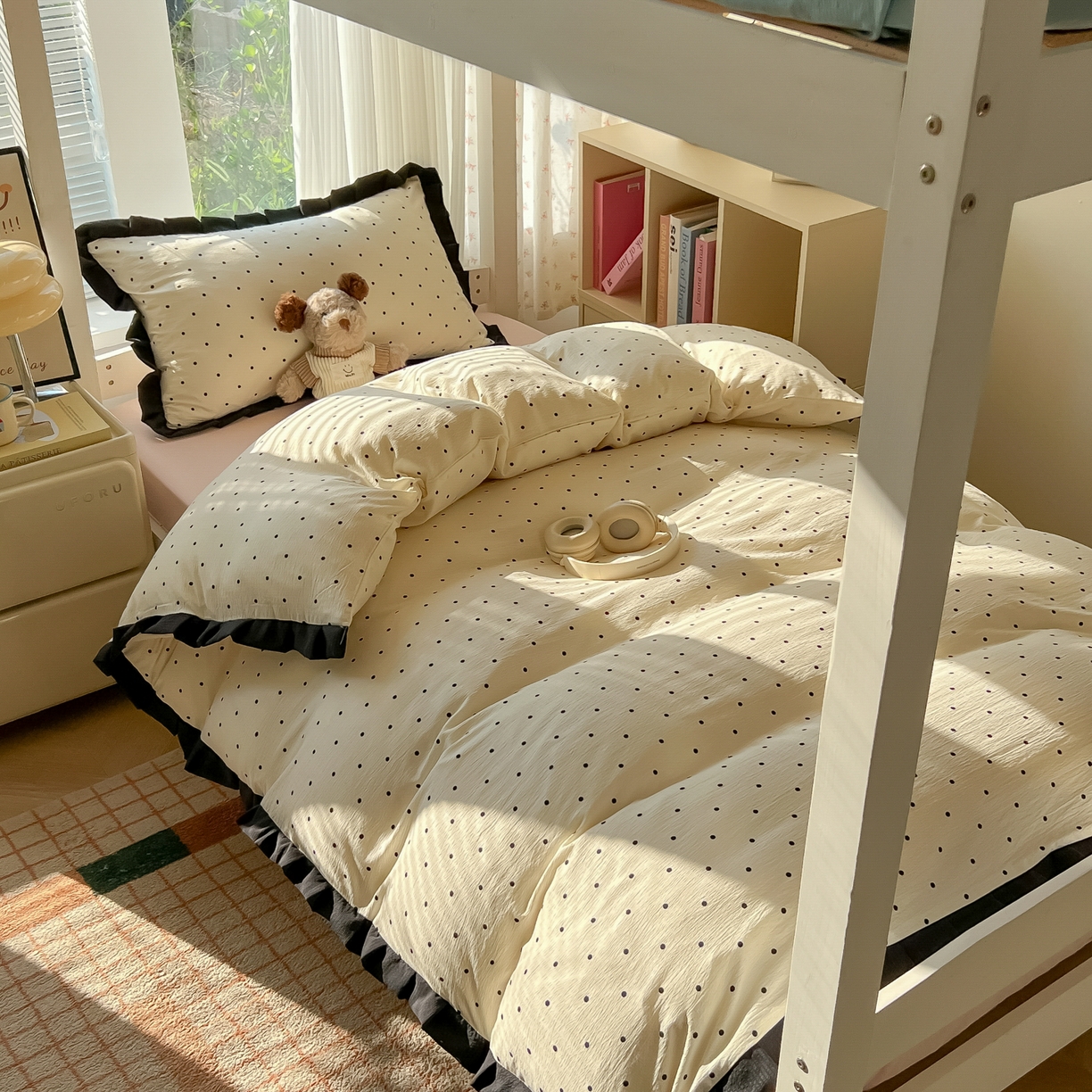 91家纺网 家纺一手货源 找家纺 韩巢家纺 2025新款小波点学生宿舍寝室上下铺三件套开学季花边被套四件套 米黄波点【黑皱皱花边款】