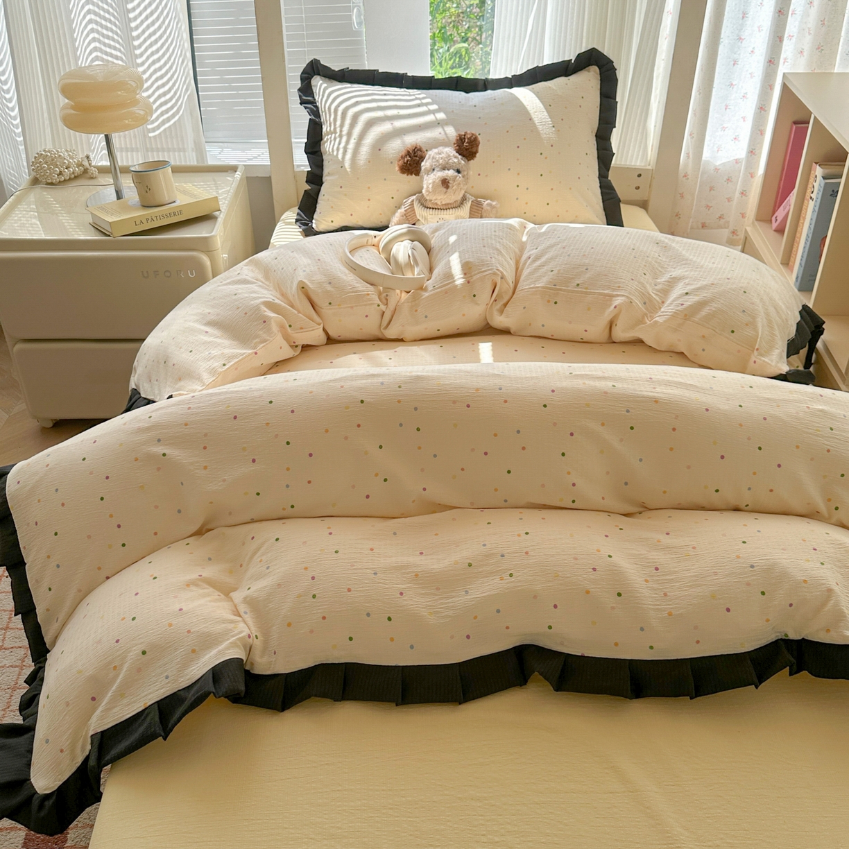 91家纺网 家纺一手货源 找家纺 韩巢家纺 2025新款小波点学生宿舍寝室上下铺三件套开学季花边被套四件套 波点世界【黑皱皱花边款】