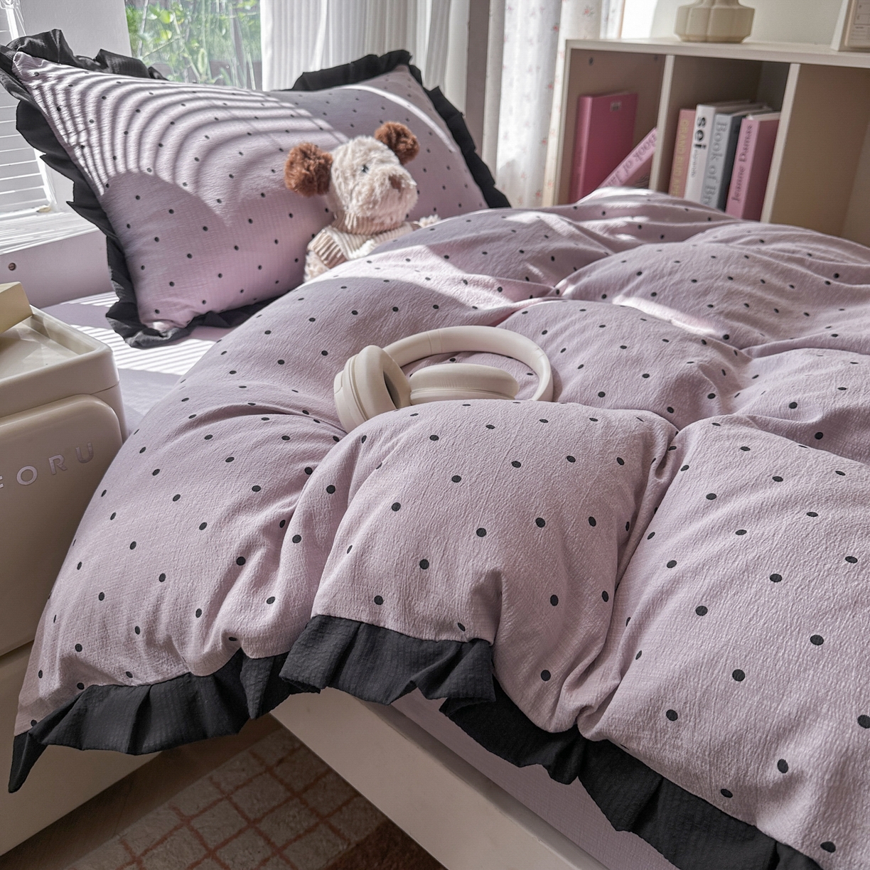 91家纺网 家纺一手货源 找家纺 韩巢家纺 2025新款小波点学生宿舍寝室上下铺三件套开学季花边被套四件套 黑丁香紫波点【黑皱皱花边款】