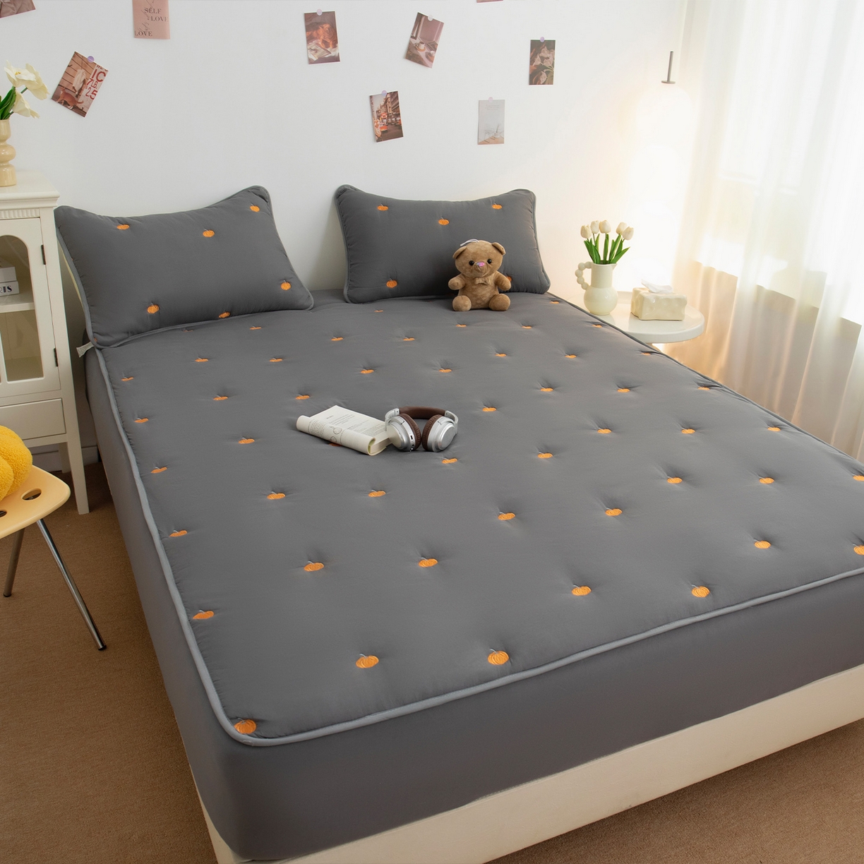 91家纺网 家纺一手货源 找家纺 乐居家纺 2025新款A类亲肤夹棉刺绣床笠-南瓜 深灰