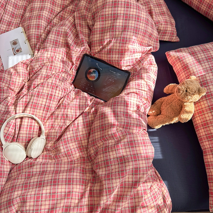 91家纺网 家纺一手货源 找家纺 罗亿家纺 2025新款云感双层纱印花四件套 童话-圣诞