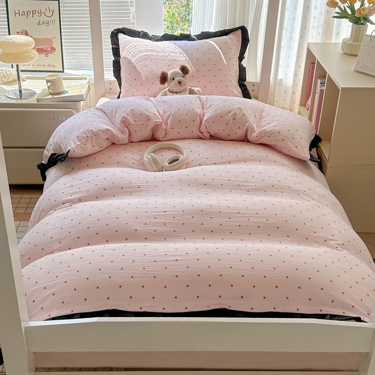 91家纺网 家纺一手货源 找家纺 韩巢家纺 2025新款小波点学生宿舍寝室上下铺三件套开学季花边被套四件套 红深粉波点【黑皱皱花边款】