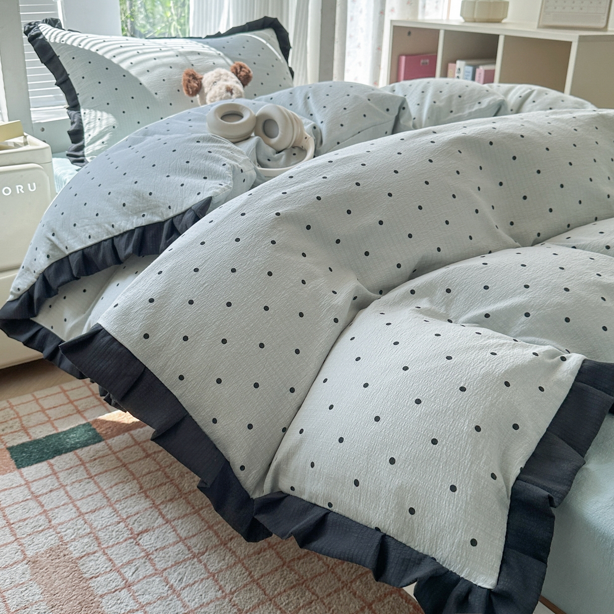 91家纺网 家纺一手货源 找家纺 韩巢家纺 2025新款小波点学生宿舍寝室上下铺三件套开学季花边被套四件套 蓝灰波点【黑皱皱花边款】