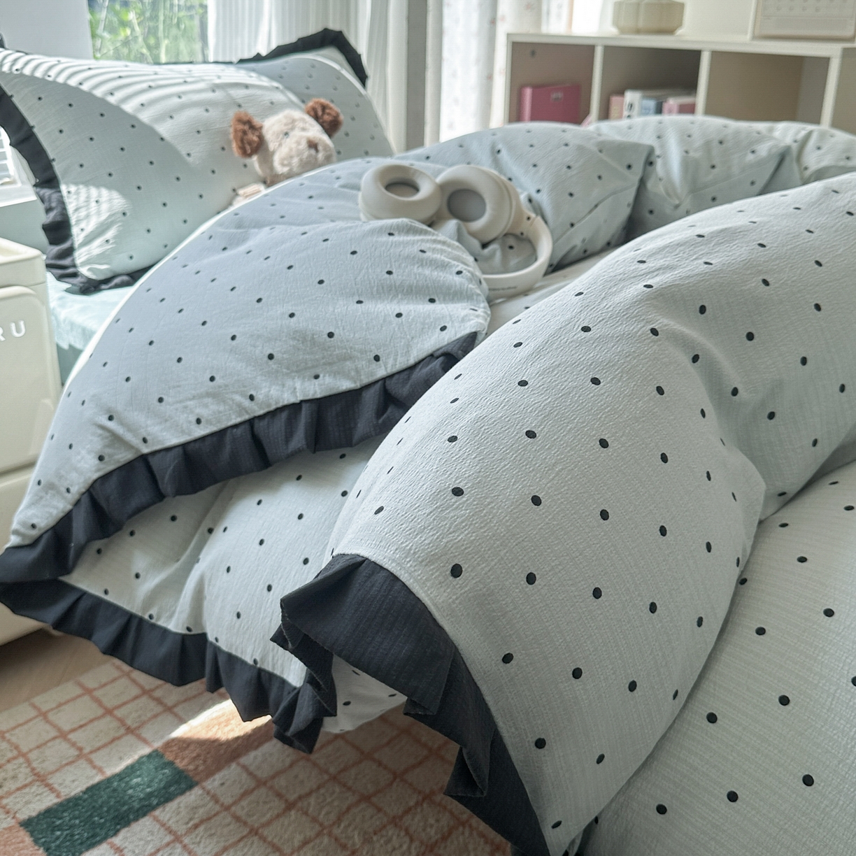 91家纺网 家纺一手货源 找家纺 韩巢家纺 2025新款小波点学生宿舍寝室上下铺三件套开学季花边被套四件套 蓝灰波点【黑皱皱花边款】