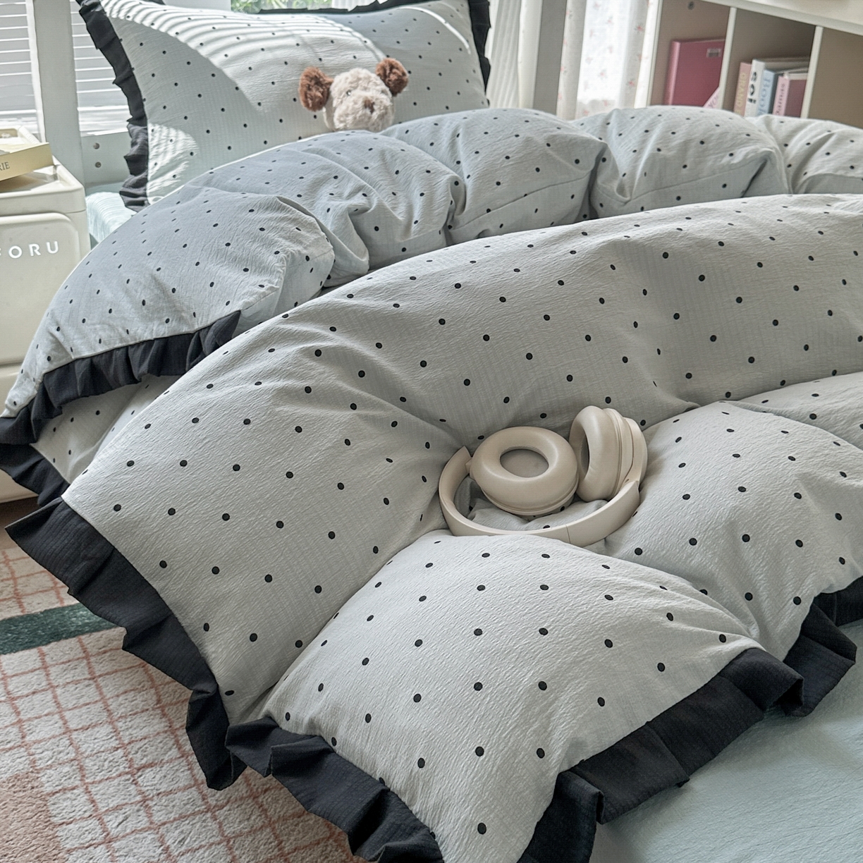 91家纺网 家纺一手货源 找家纺 韩巢家纺 2025新款小波点学生宿舍寝室上下铺三件套开学季花边被套四件套 蓝灰波点【黑皱皱花边款】