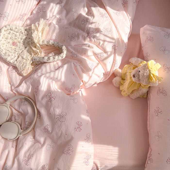 91家纺网 家纺一手货源 找家纺 罗亿家纺 2025新款云感双层纱印花四件套 童话-心愿