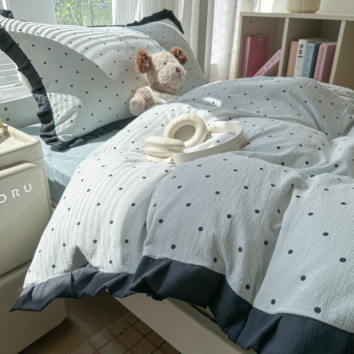 91家纺网 家纺一手货源 找家纺 韩巢家纺 2025新款小波点学生宿舍寝室上下铺三件套开学季花边被套四件套 蓝灰波点【黑皱皱花边款】