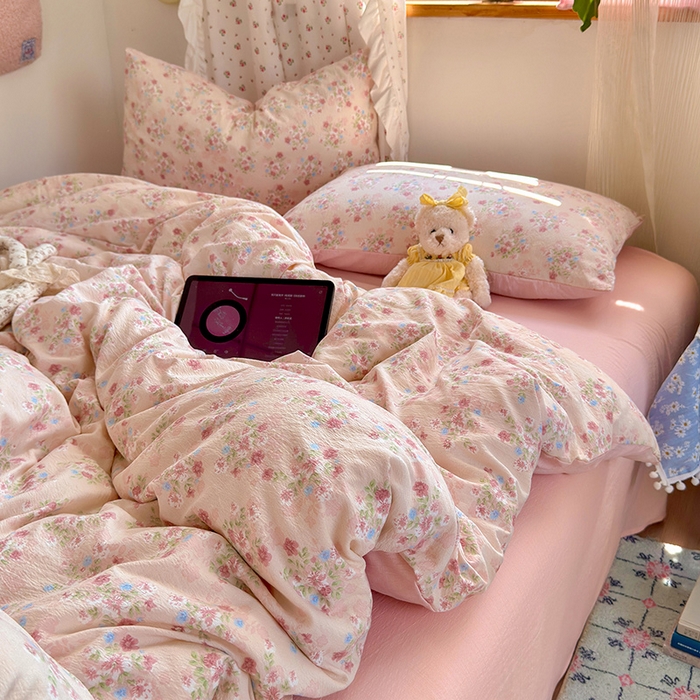 91家纺网 家纺一手货源 找家纺 罗亿家纺 2025新款云感双层纱印花四件套 童话-序曲-粉