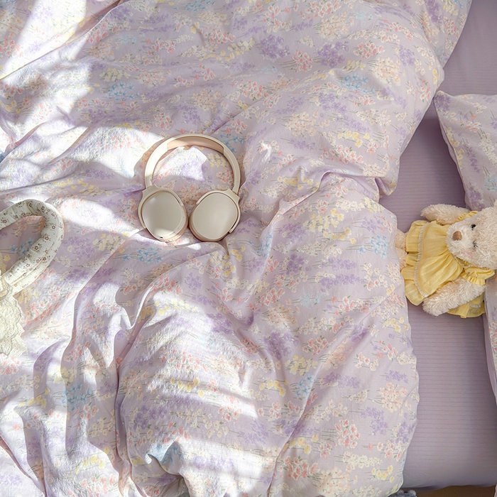 91家纺网 家纺一手货源 找家纺 罗亿家纺 2025新款云感双层纱印花四件套 童话-薰衣草