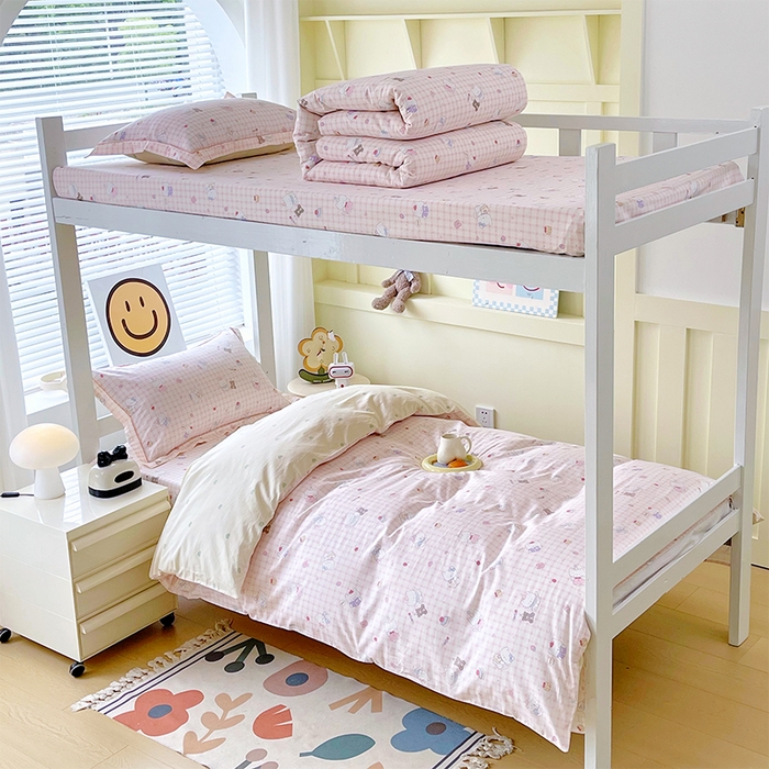 91家纺网 家纺一手货源 找家纺 （总）春皖家纺 2025新款学生季全棉纯棉13070印花宿舍三件套上下铺三件套