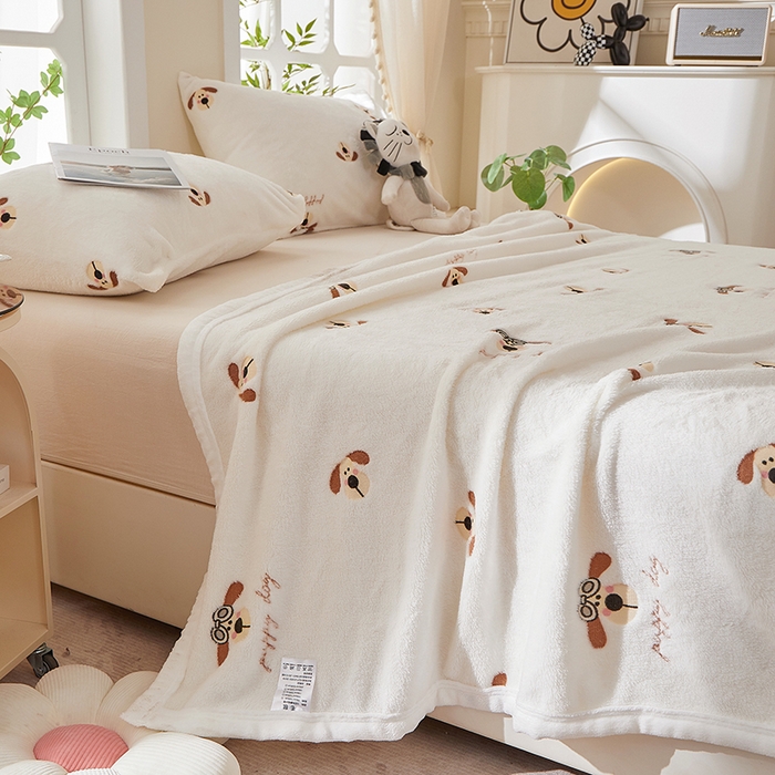 91家纺网 家纺一手货源 找家纺 楼兰公主 2025新款云朵绒卡通刺绣毛毯盖毯毯子 大耳狗