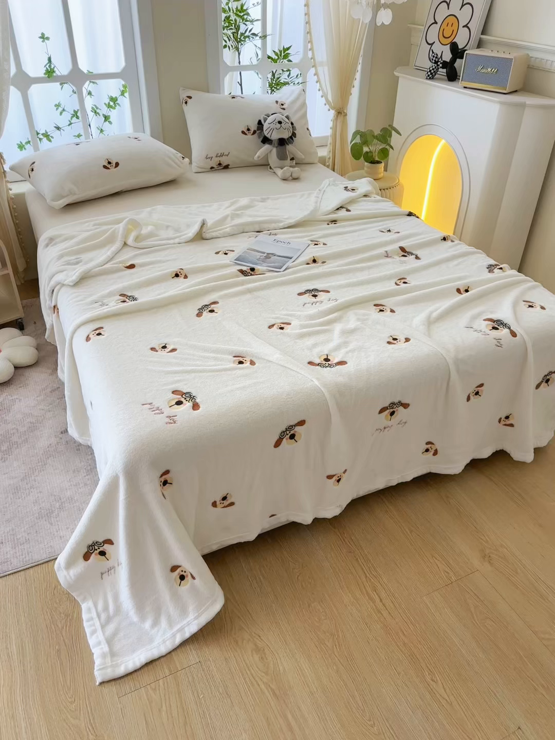 91家纺网 家纺一手货源 找家纺 楼兰公主 2025新款云朵绒卡通刺绣毛毯盖毯毯子 大耳狗