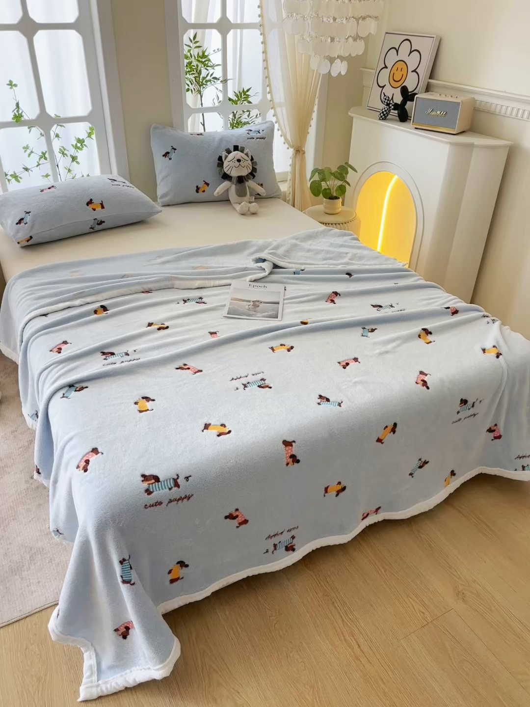 91家纺网 家纺一手货源 找家纺 楼兰公主 2025新款云朵绒卡通刺绣毛毯盖毯毯子 腊肠狗