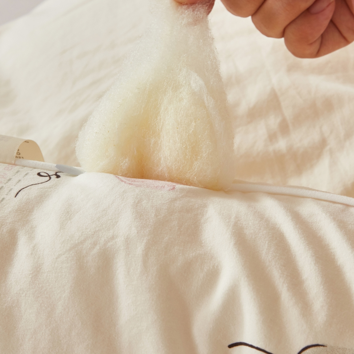 91家纺网 家纺一手货源 找家纺 尊妙被业 2025新款棉小柔大豆被被子被芯春秋被子母被直播批发夏被 虞美人-米色