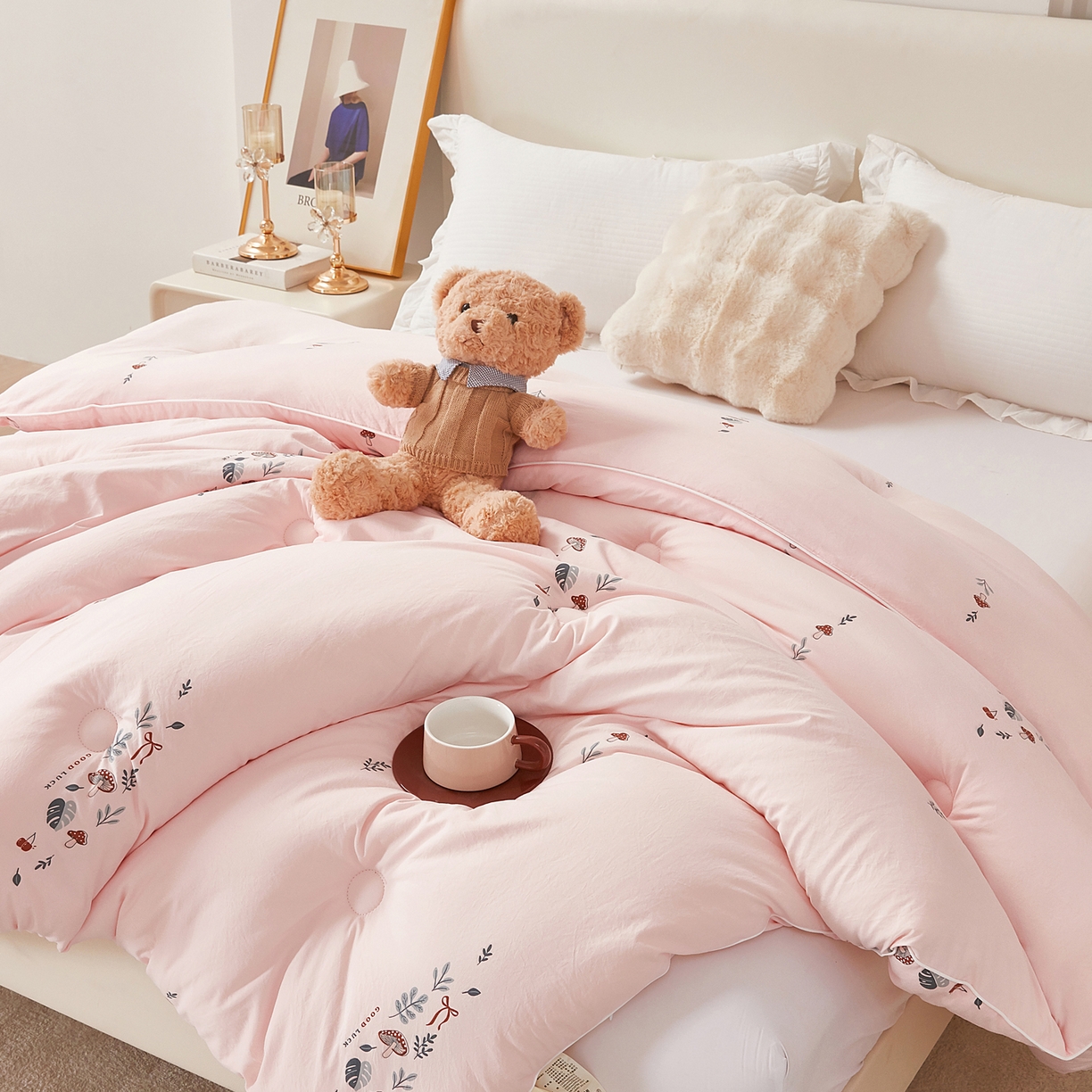 91家纺网 家纺一手货源 找家纺 尊妙被业 2025新款棉小柔大豆被被子被芯春秋被子母被直播批发夏被 春之笙-粉色