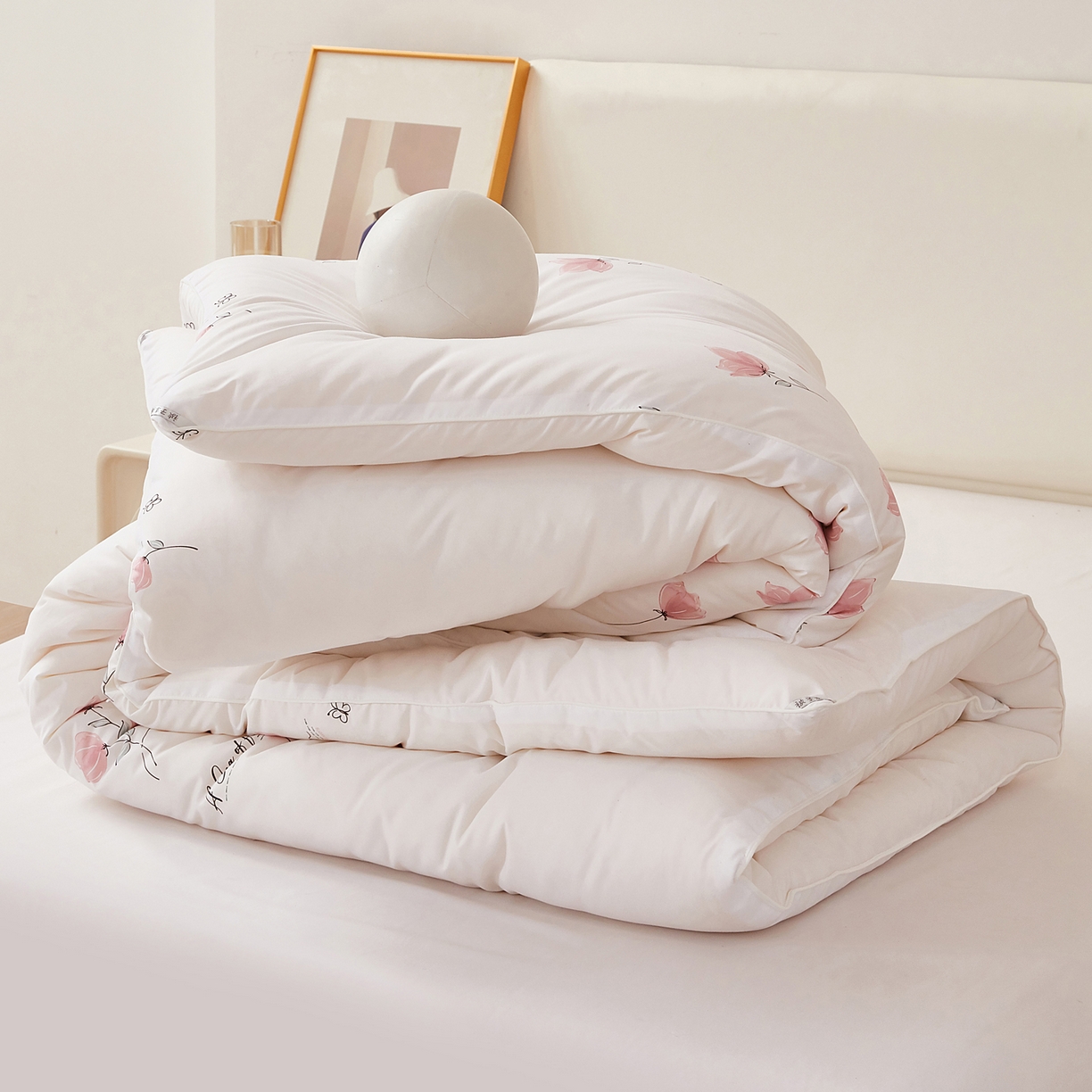 91家纺网 家纺一手货源 找家纺 尊妙被业 2025新款棉小柔大豆被被子被芯春秋被子母被直播批发夏被 虞美人-白色