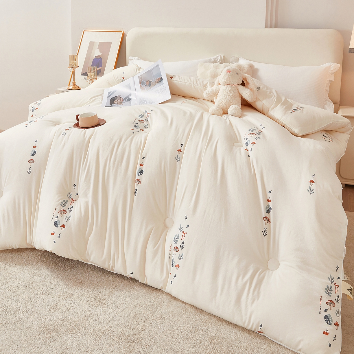 91家纺网 家纺一手货源 找家纺 尊妙被业 2025新款棉小柔大豆被被子被芯春秋被子母被直播批发夏被 春之笙-米色