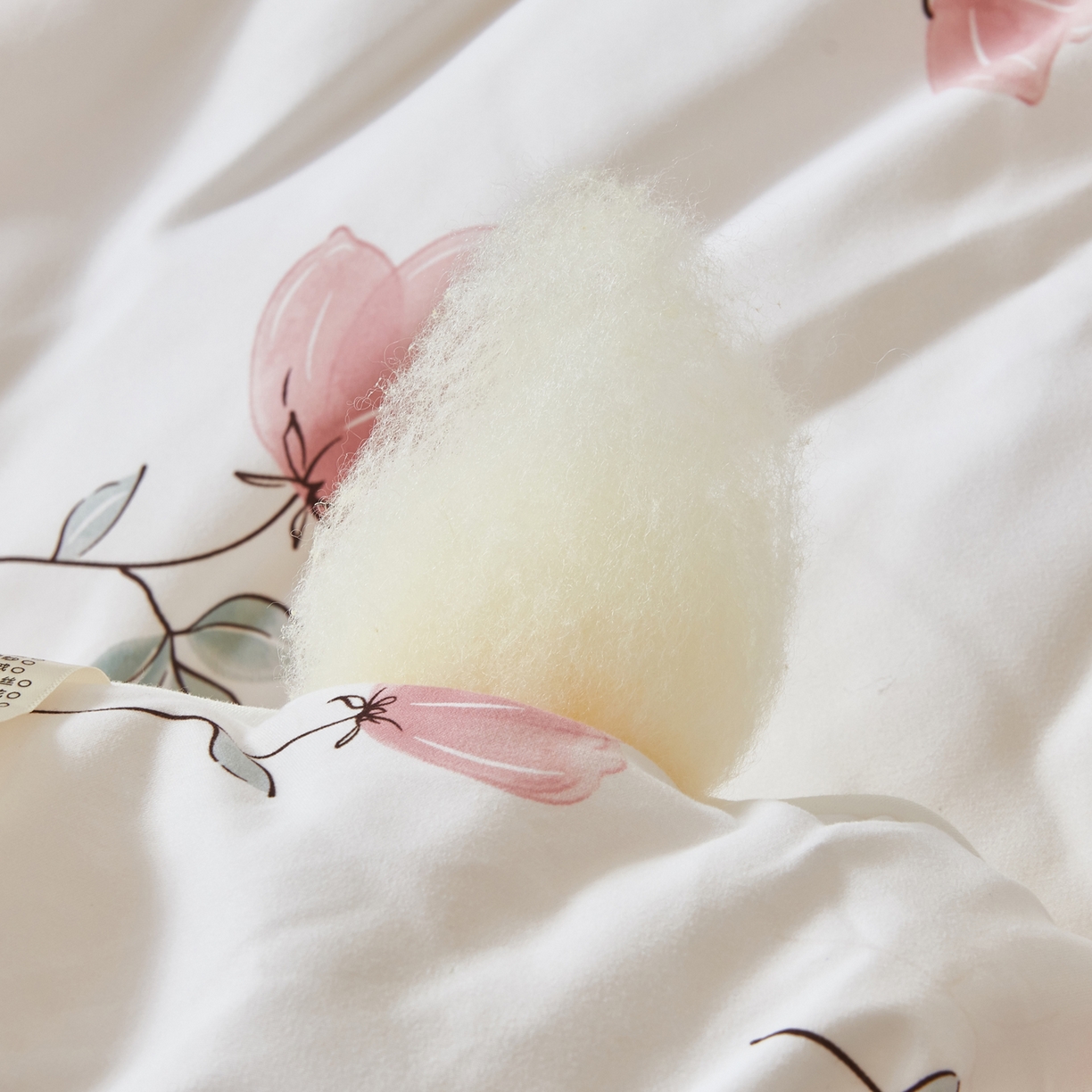 91家纺网 家纺一手货源 找家纺 尊妙被业 2025新款棉小柔大豆被被子被芯春秋被子母被直播批发夏被 虞美人-白色