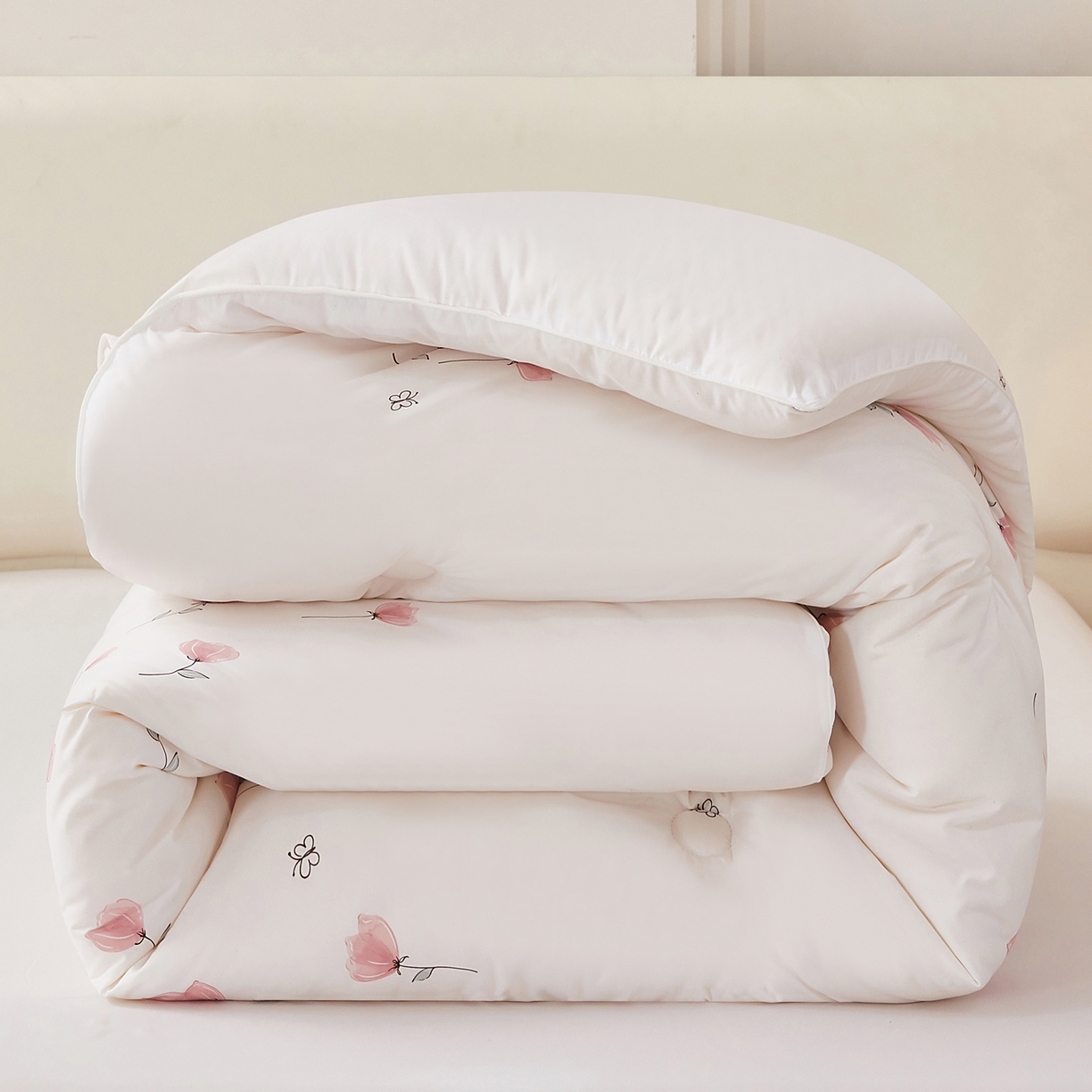 91家纺网 家纺一手货源 找家纺 尊妙被业 2025新款棉小柔大豆被被子被芯春秋被子母被直播批发夏被 虞美人-白色
