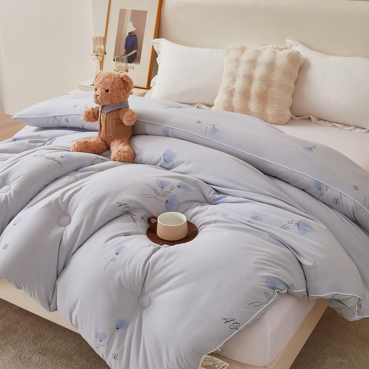 91家纺网 家纺一手货源 找家纺 尊妙被业 2025新款棉小柔大豆被被子被芯春秋被子母被直播批发夏被 虞美人-浅灰