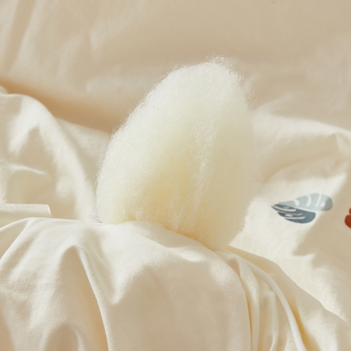 91家纺网 家纺一手货源 找家纺 尊妙被业 2025新款棉小柔大豆被被子被芯春秋被子母被直播批发夏被 春之笙-米色