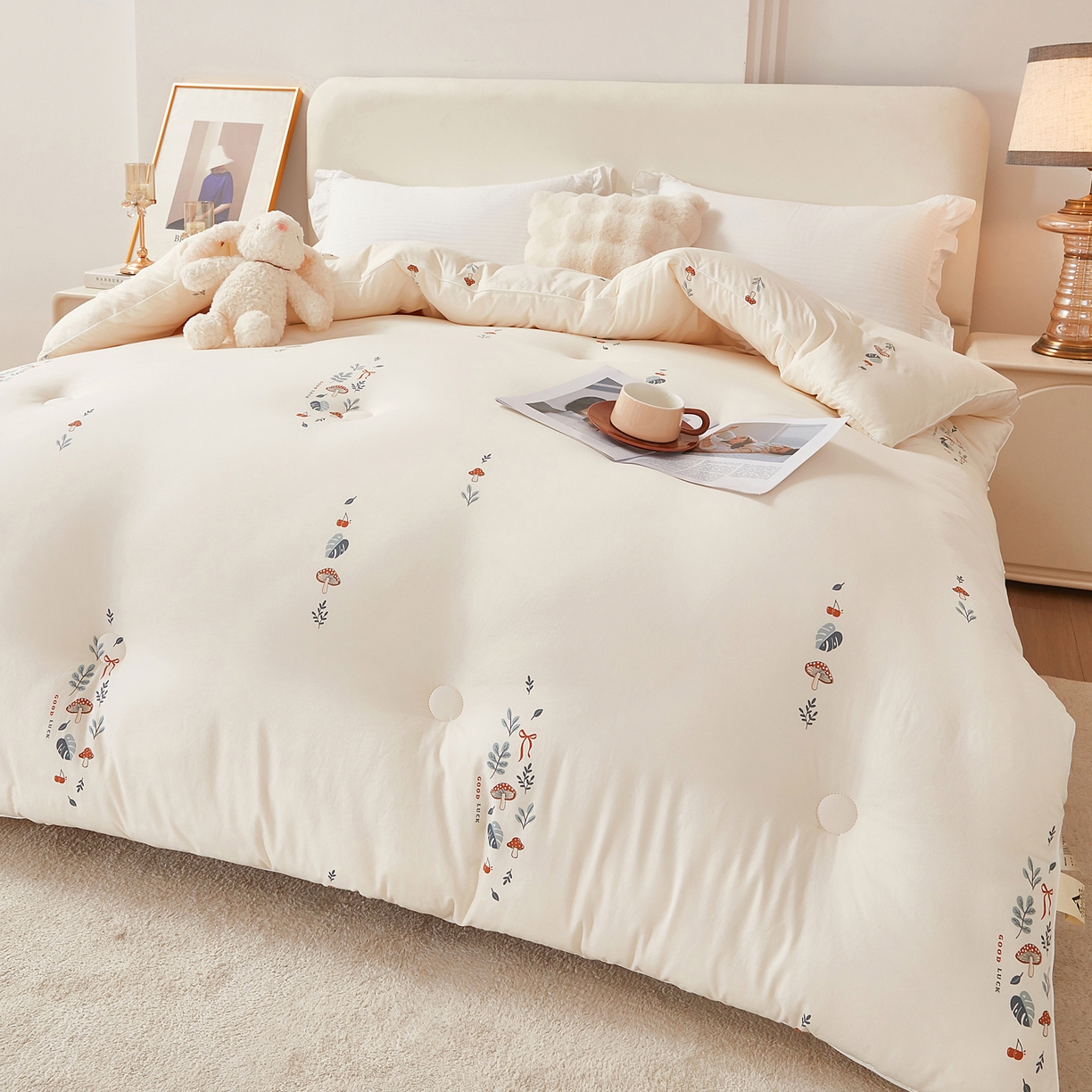 91家纺网 家纺一手货源 找家纺 尊妙被业 2025新款棉小柔大豆被被子被芯春秋被子母被直播批发夏被 春之笙-米色