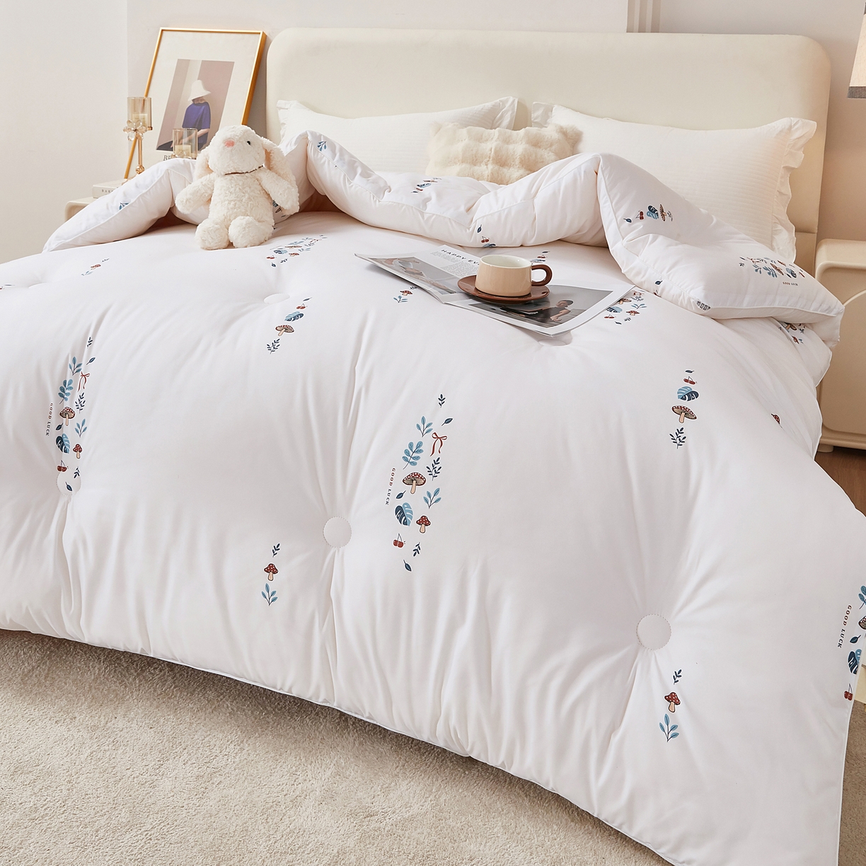 91家纺网 家纺一手货源 找家纺 尊妙被业 2025新款棉小柔大豆被被子被芯春秋被子母被直播批发夏被 春之笙-白色