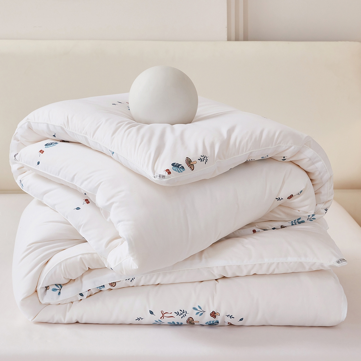 91家纺网 家纺一手货源 找家纺 尊妙被业 2025新款棉小柔大豆被被子被芯春秋被子母被直播批发夏被 春之笙-白色