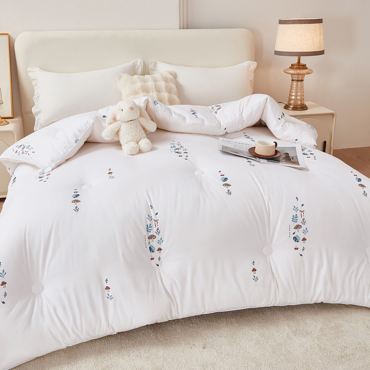 91家纺网 家纺一手货源 找家纺 尊妙被业 2025新款棉小柔大豆被被子被芯春秋被子母被直播批发夏被 春之笙-白色