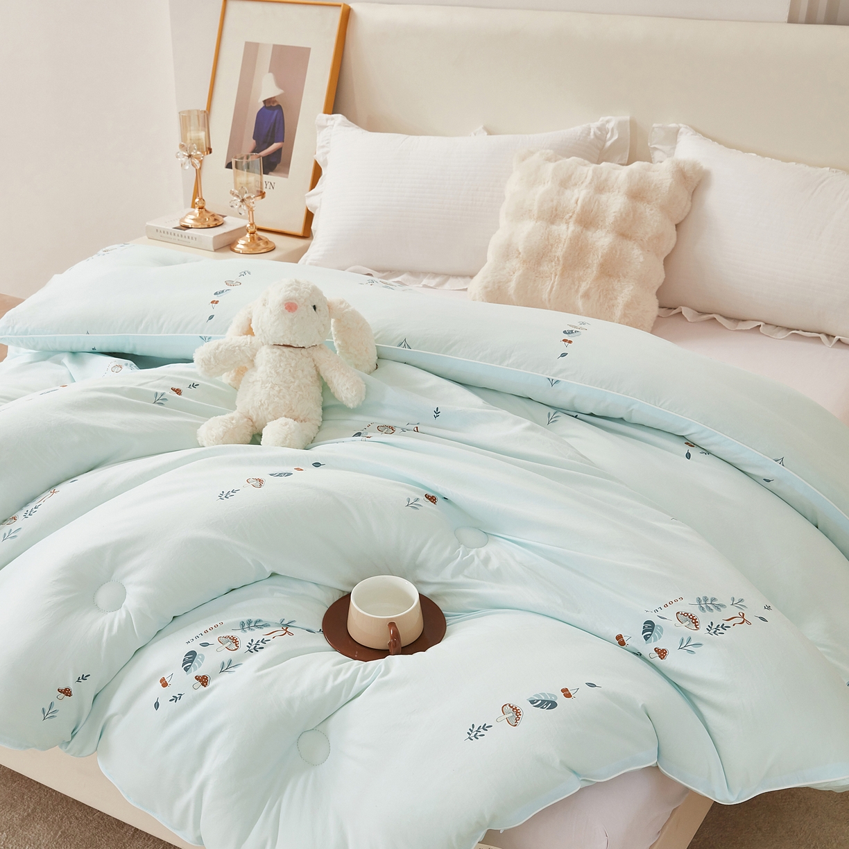 91家纺网 家纺一手货源 找家纺 尊妙被业 2025新款棉小柔大豆被被子被芯春秋被子母被直播批发夏被 春之笙-浅蓝