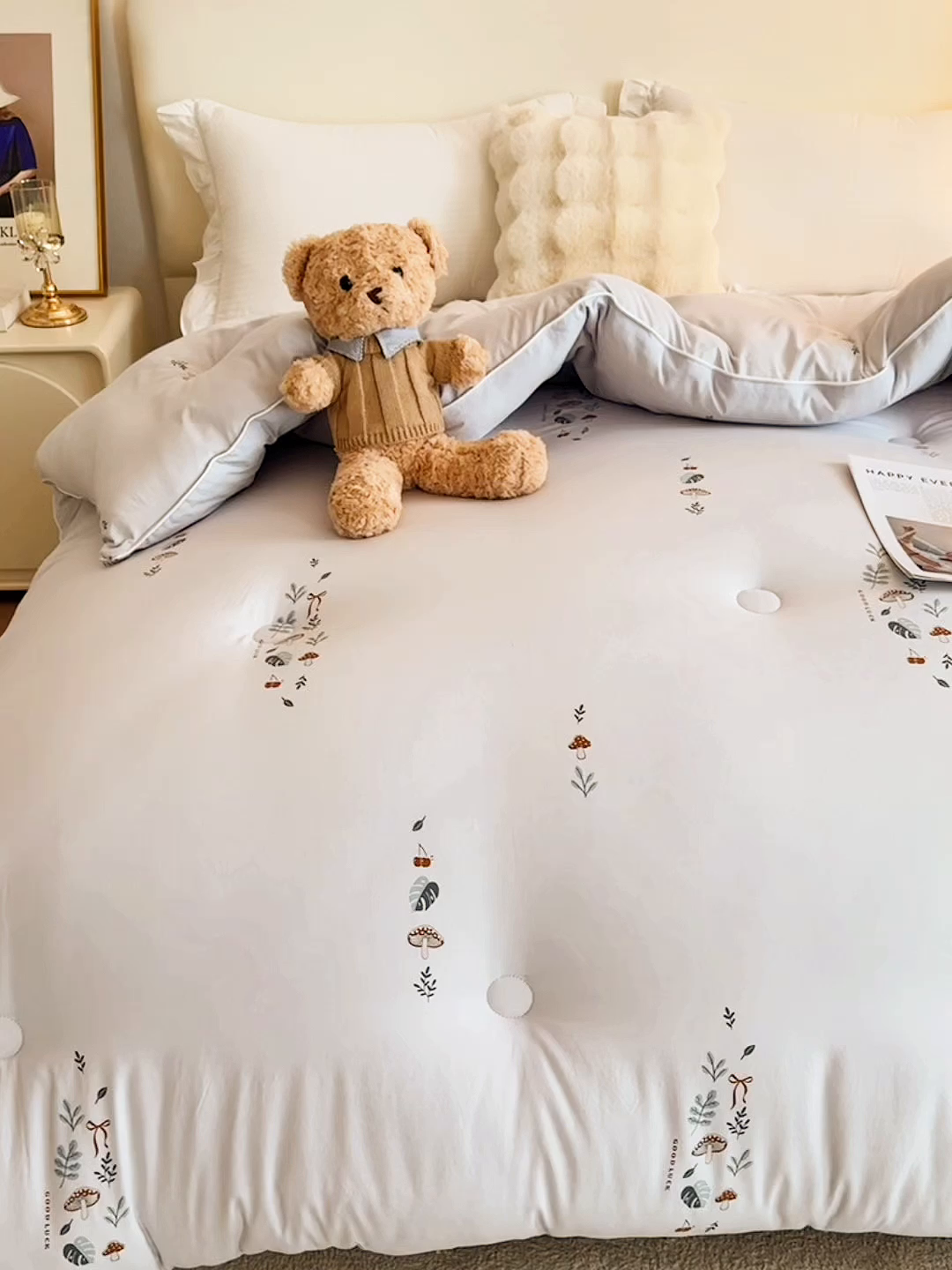 91家纺网 家纺一手货源 找家纺 尊妙被业 2025新款棉小柔大豆被被子被芯春秋被子母被直播批发夏被 春之笙-灰色